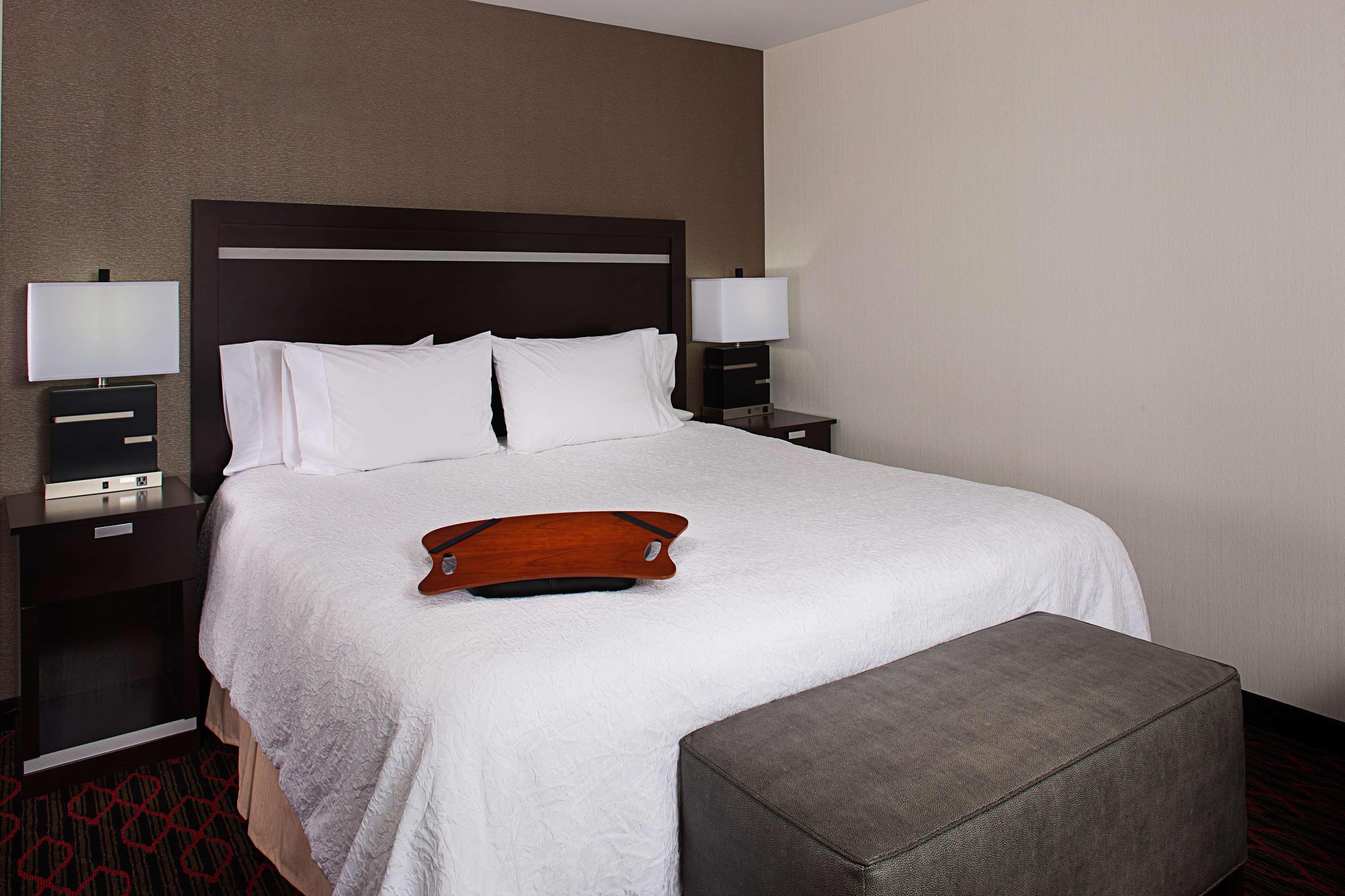 Hampton Inn Portland Downtown Waterfront Exterior foto