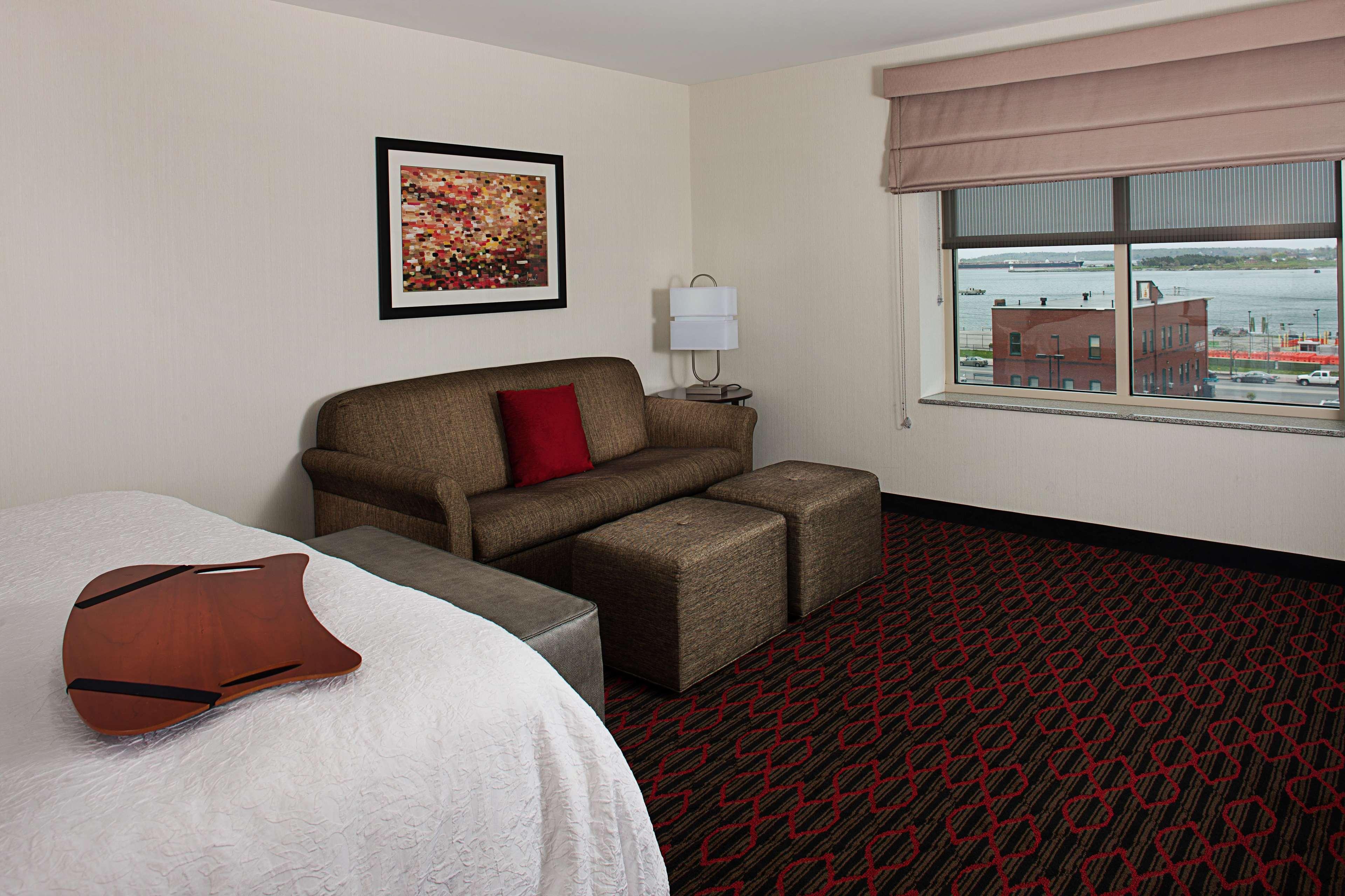Hampton Inn Portland Downtown Waterfront Exterior foto