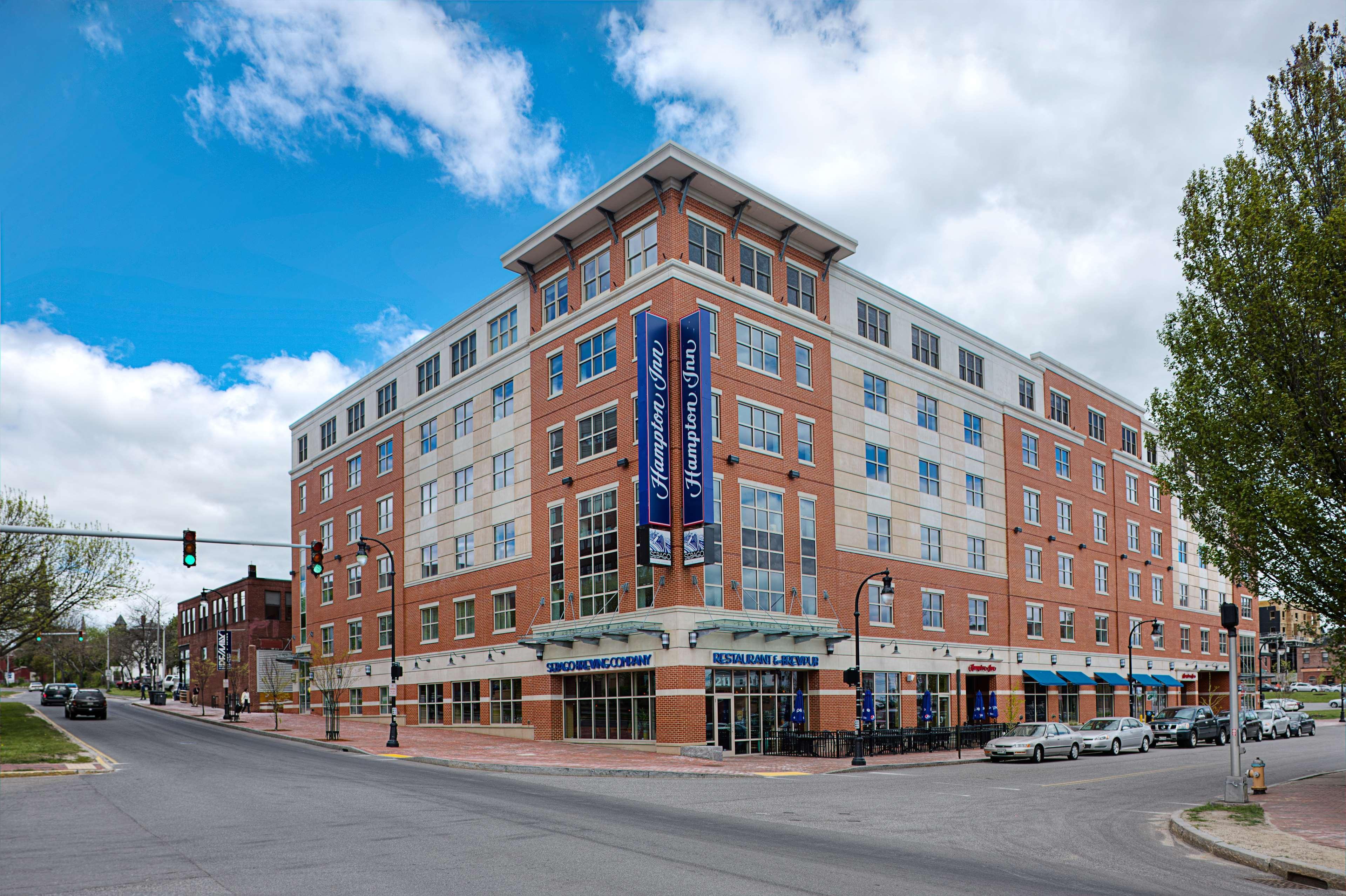 Hampton Inn Portland Downtown Waterfront Exterior foto