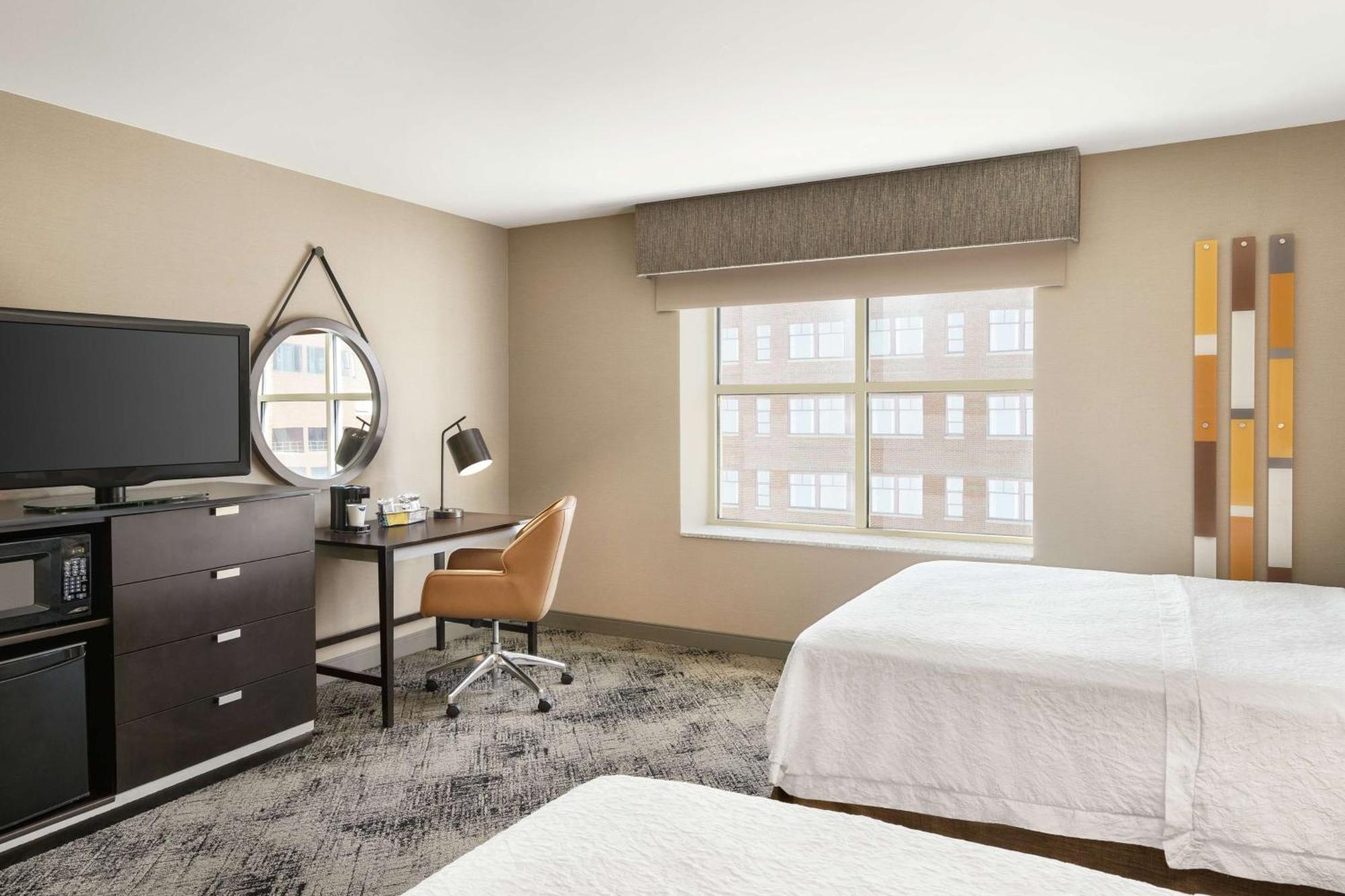 Hampton Inn Portland Downtown Waterfront Exterior foto