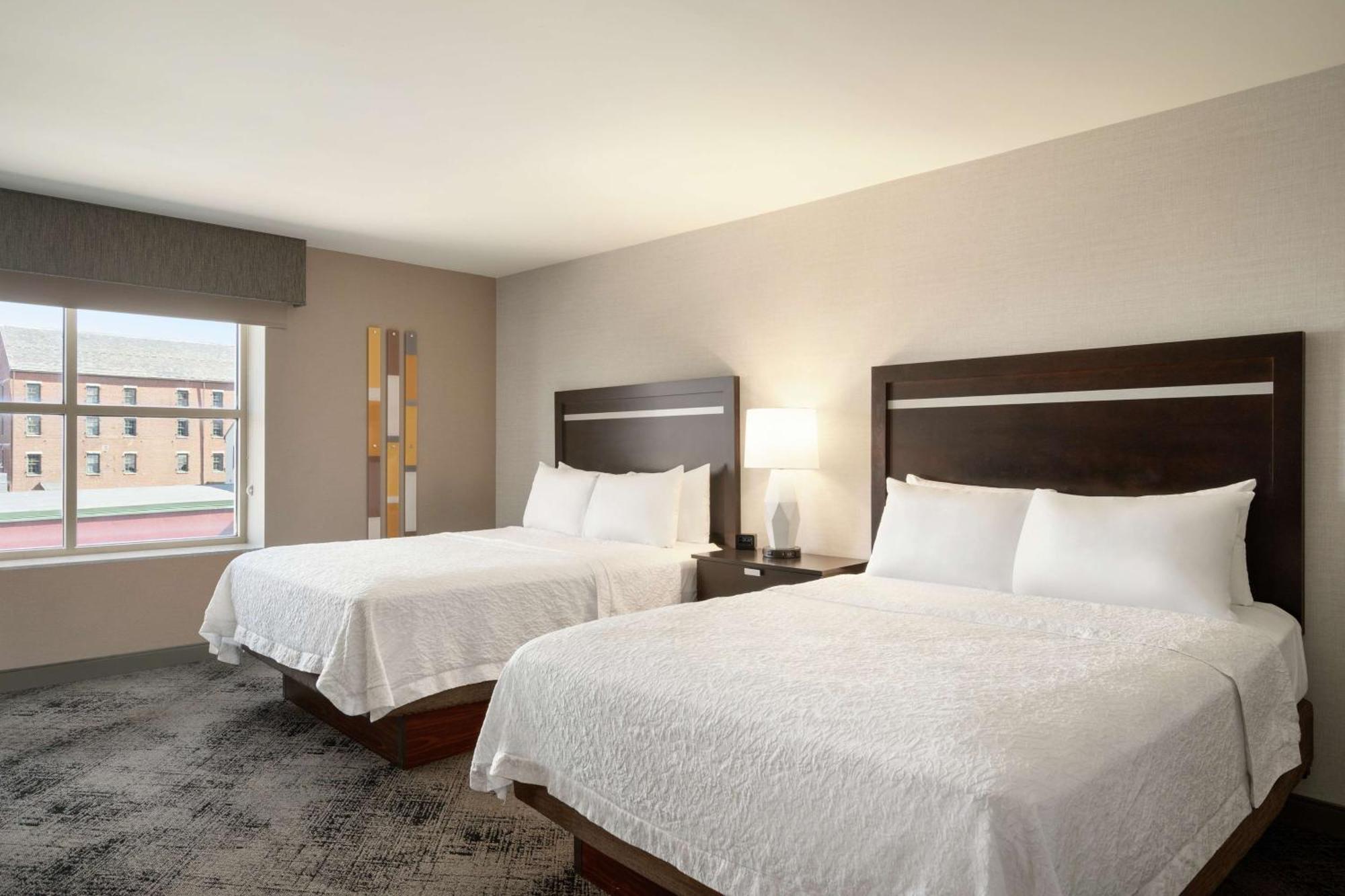 Hampton Inn Portland Downtown Waterfront Exterior foto